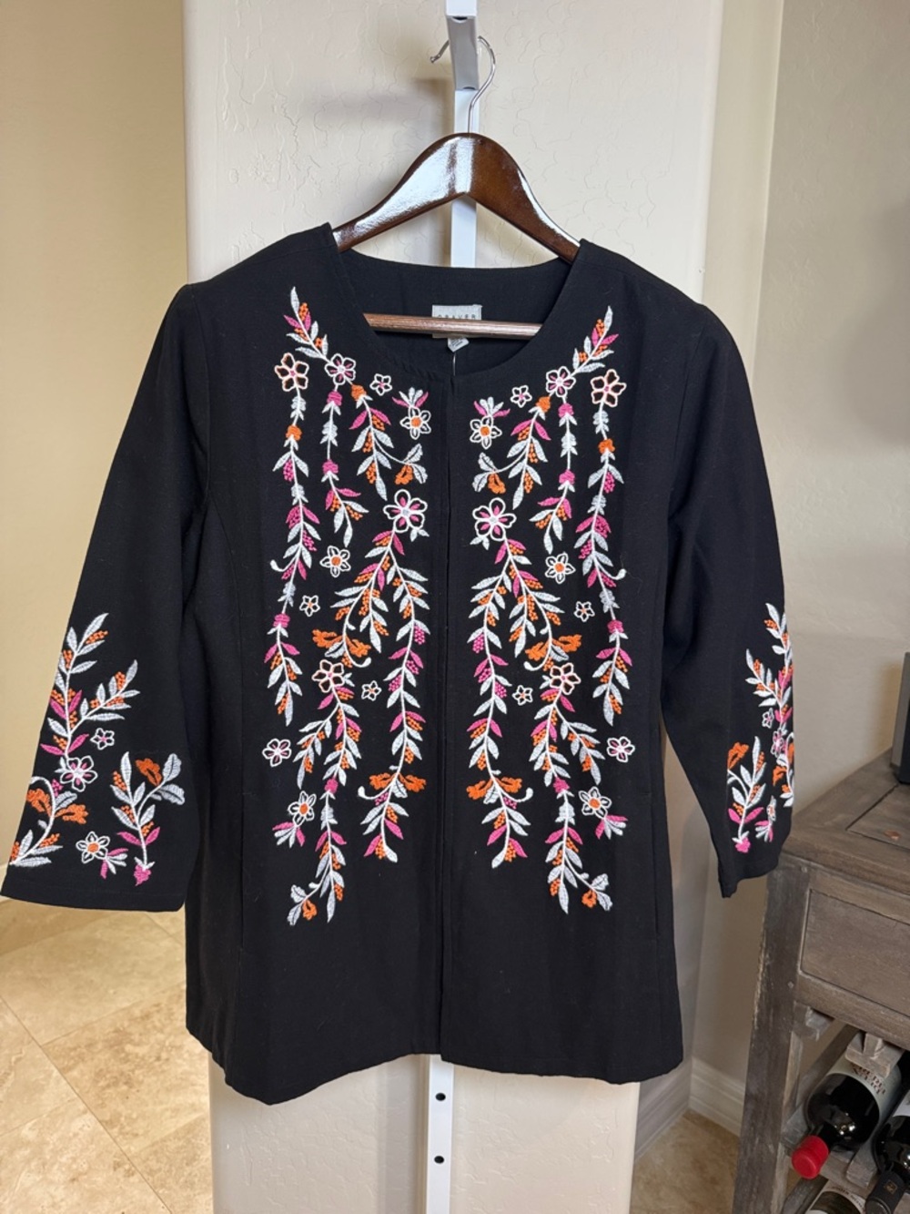 Susan Graver Black Embroidered Tunic Jacket with Pockets SZ LG